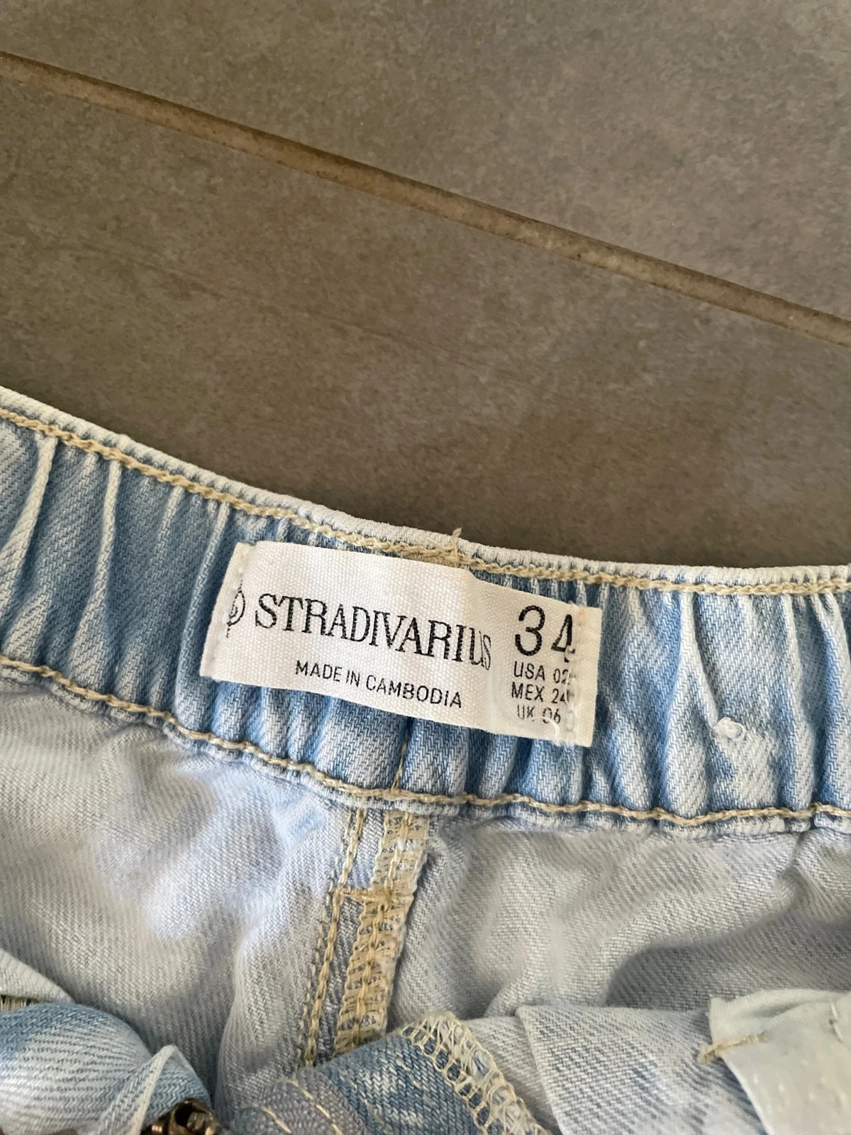 Pantalón corto de Stradivarius en denim, talla 34 para mujer/niña – photo 4